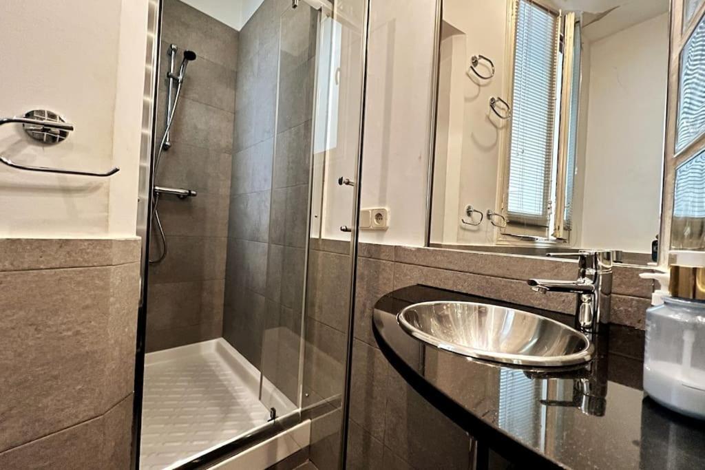 Alojamiento Entero Centro: Piso . Chueca Apartment Madrid Luaran gambar