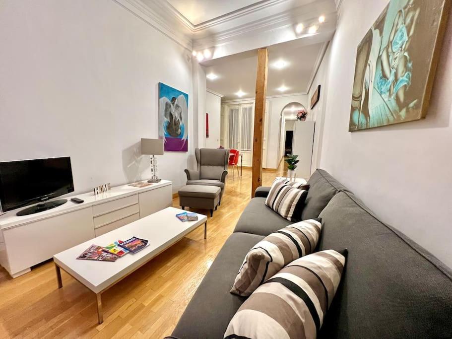 Alojamiento Entero Centro: Piso . Chueca Apartment Madrid Luaran gambar